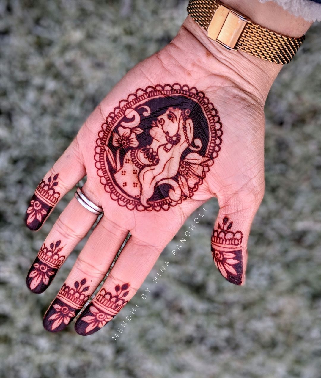 example of Mendhi by Hina Pancholi work on Shaadi Services