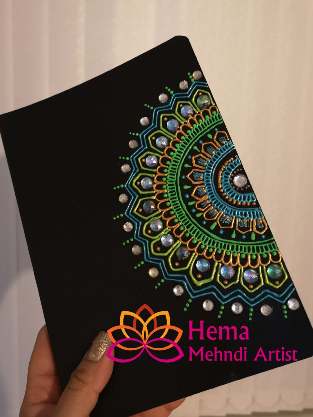 example of Hema Mehndi Artist work on Shaadi Services